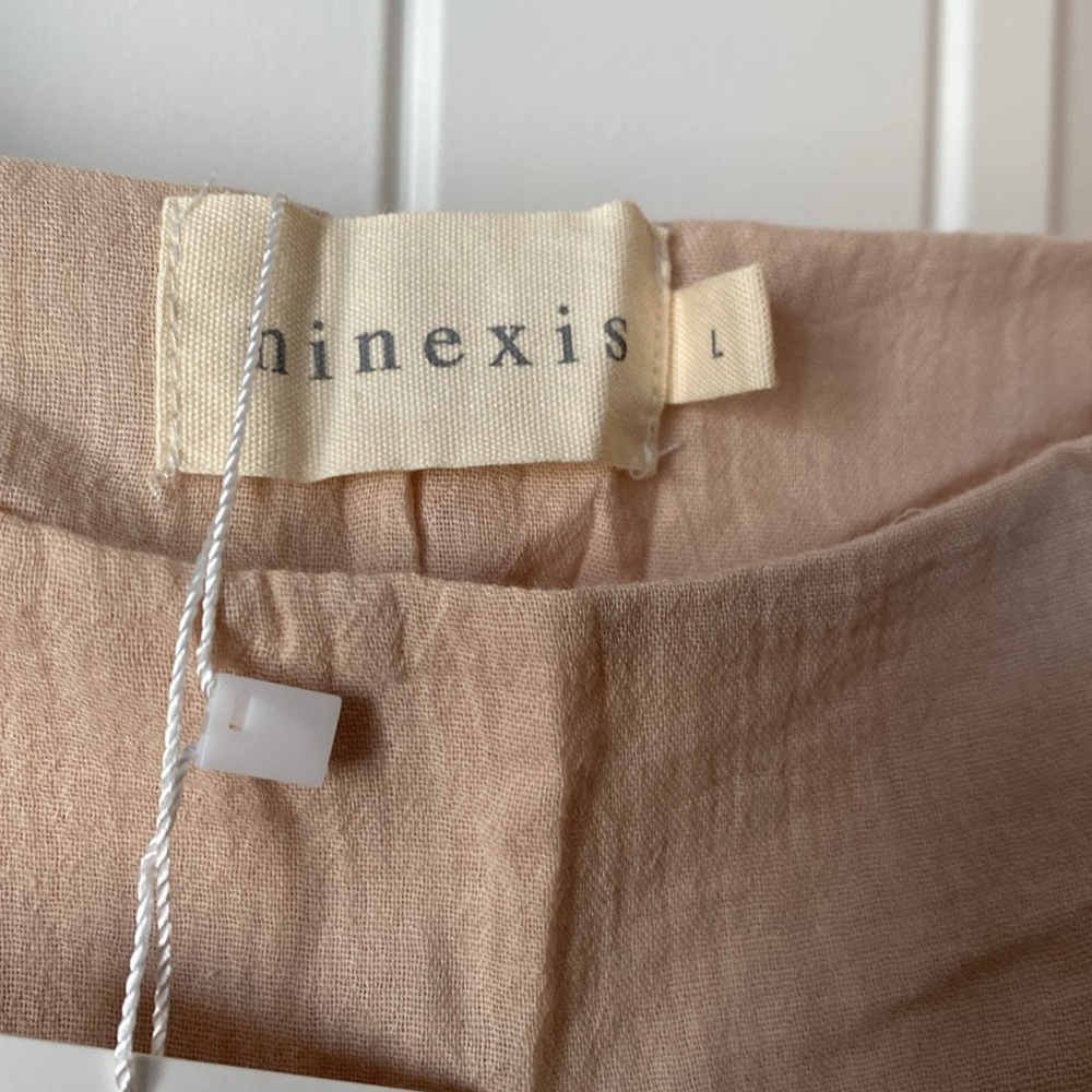 Nix - Picture 3 of 5